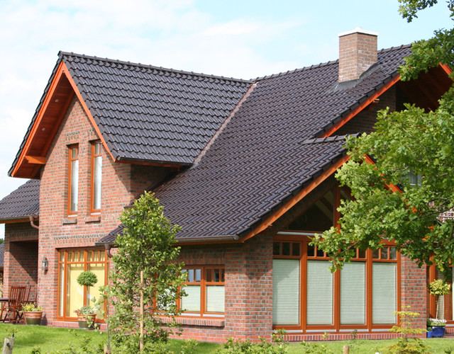 Single-family houses made of Wasserstrich muted shaded brick