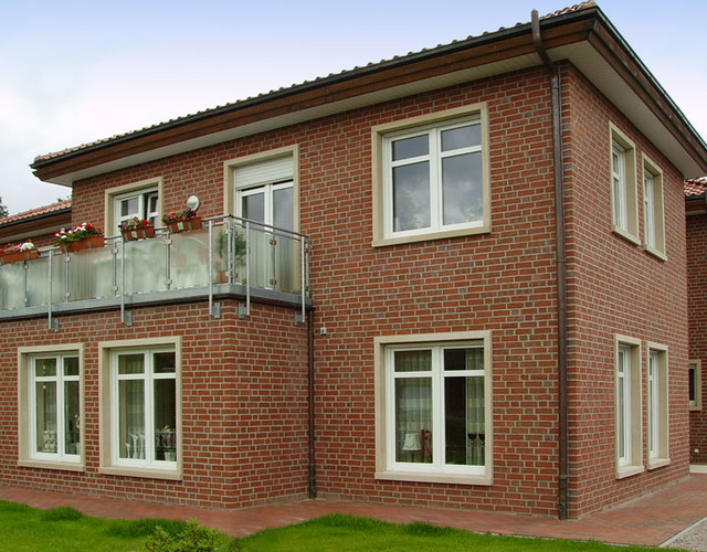 A residential building made of Wiesmoor light red shaded brick