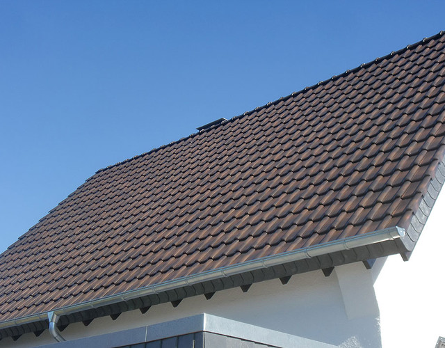 Batten made of engobe autumn leaf Piemont roof tile 