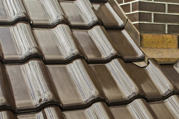 A roof surface covered with Monzaplus Maduro tiles