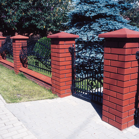  Clinker fence with finished elements