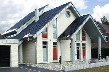 Single-family house made of Esbjerg pearl and white brick