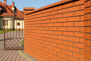Fence made of shaded clinker Melbourne brick