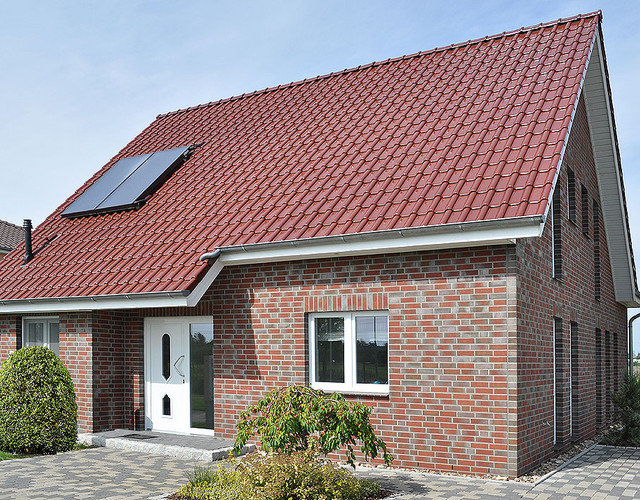 Single-family houses made of Rysum muted shaded brick
