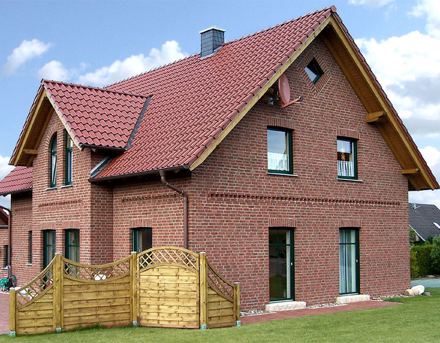 Single-family houses made of Formback light red shaded