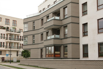 A residential building in Warsaw made of gray shaded Faro brick