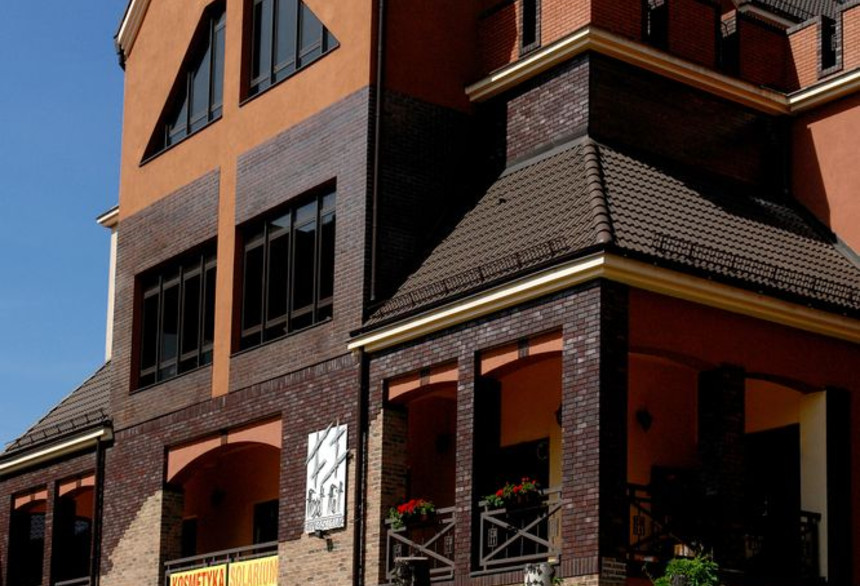 Fort Piontek made of smooth Adelaide and smooth Melbourne brick