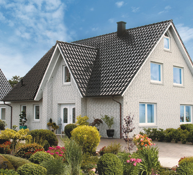  A single-family house covered with Piemont tile