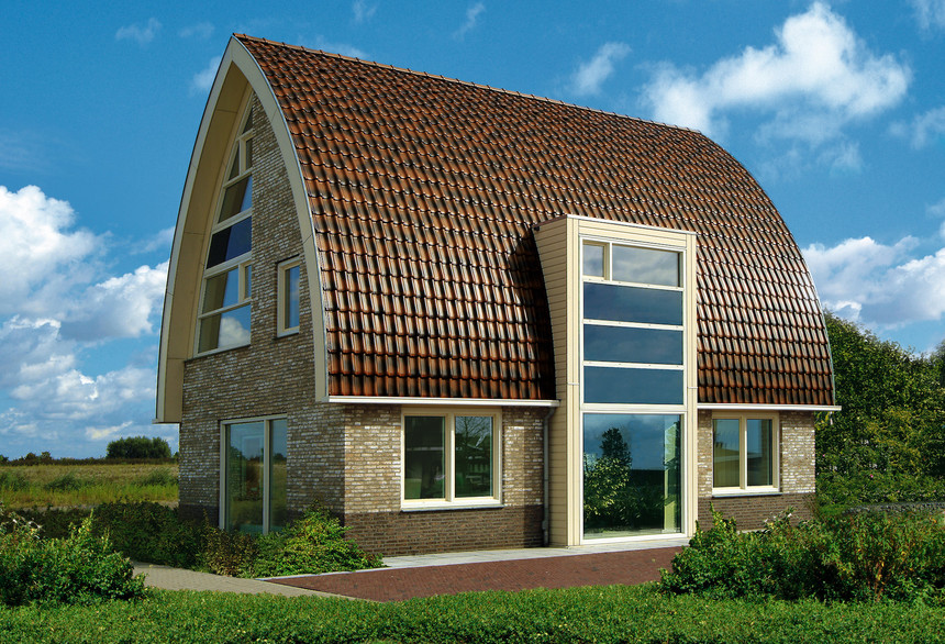 A modern house covered with rustic Piemont roof tiles